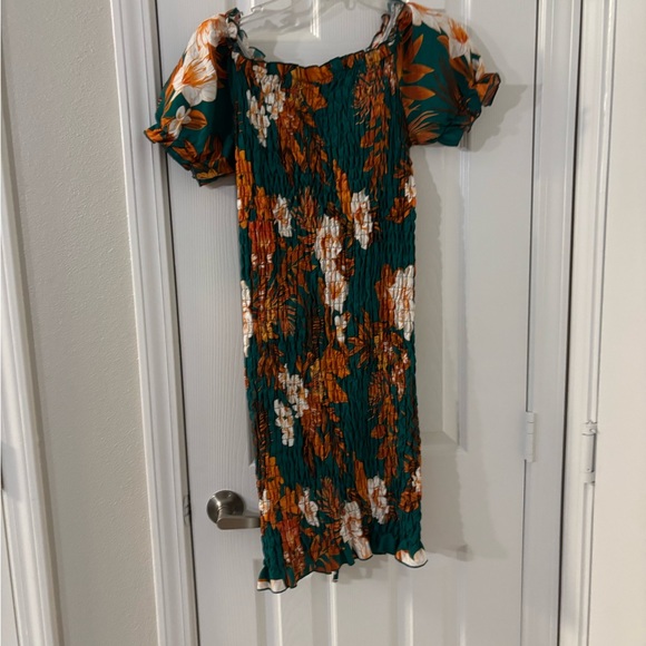 Floral Green Dress - Picture 3 of 4